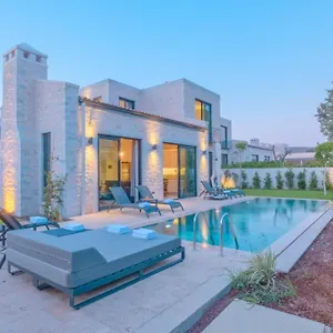 فيلة Ortakent Luxury Private With Pool 